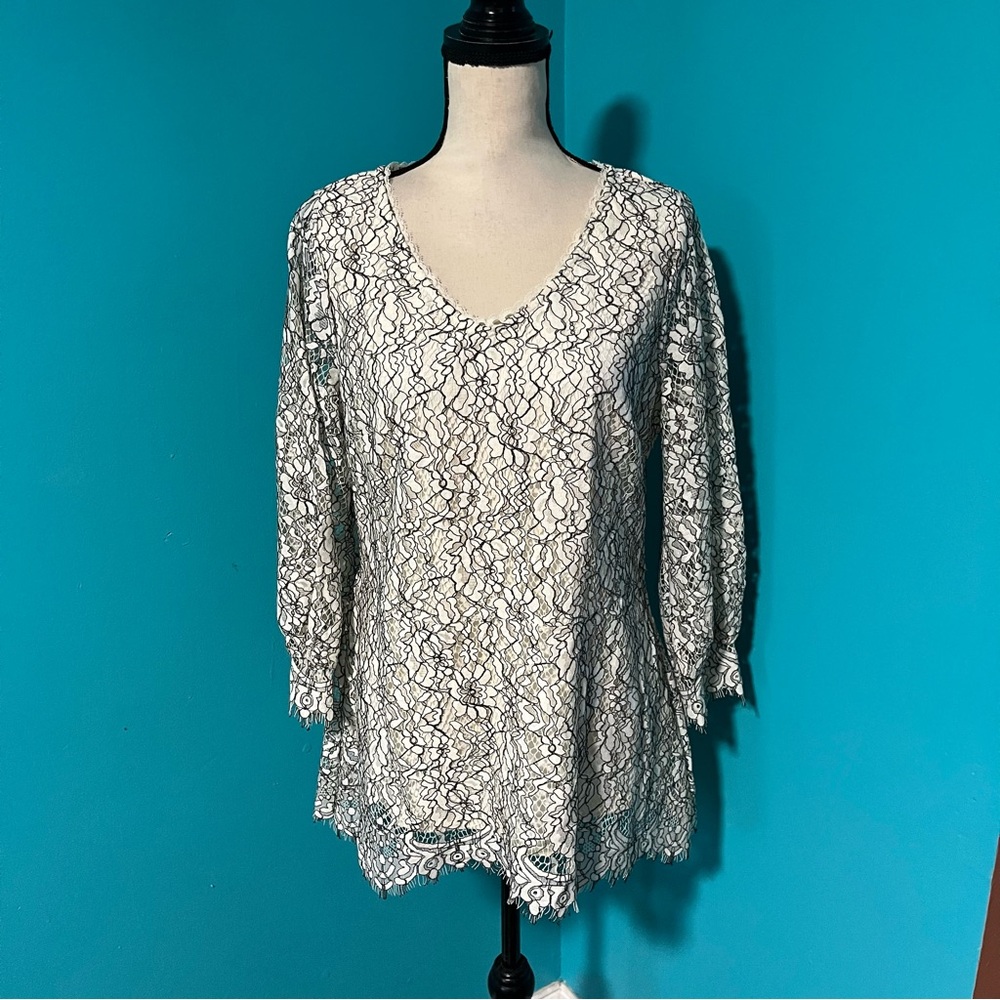 Isaac Mizrahi Live M Cream Black Floral Lace V-Neck 3/4 Sleeve Top